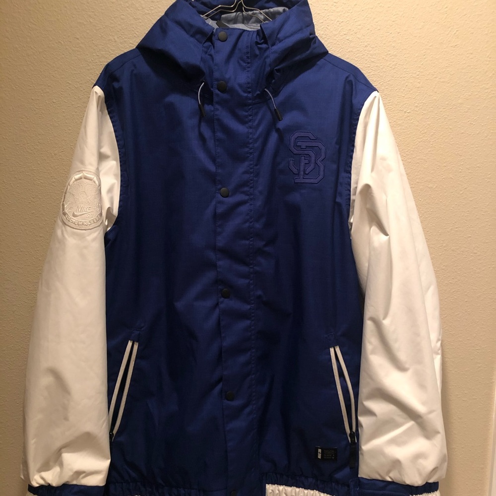 Men’s Nike Snowboarding Jacket (Large)